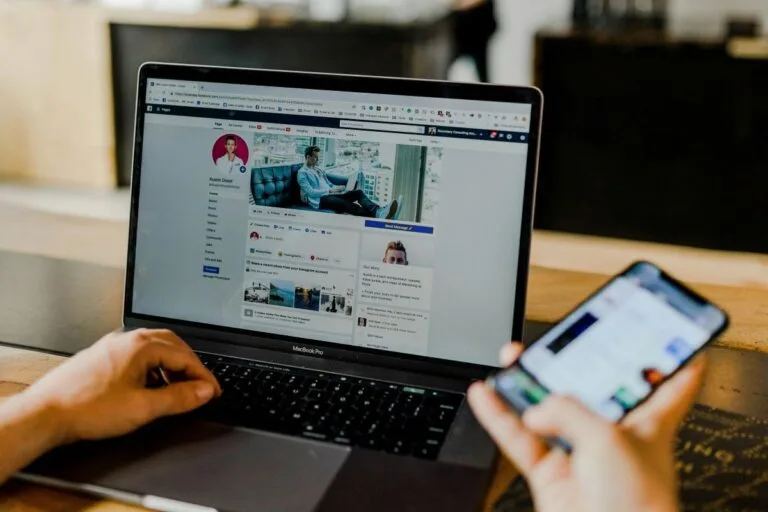 A digital marketer running campaign on facebook Credit Unsplash